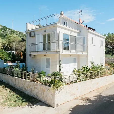 公寓 Sunce I 奥瑞比克